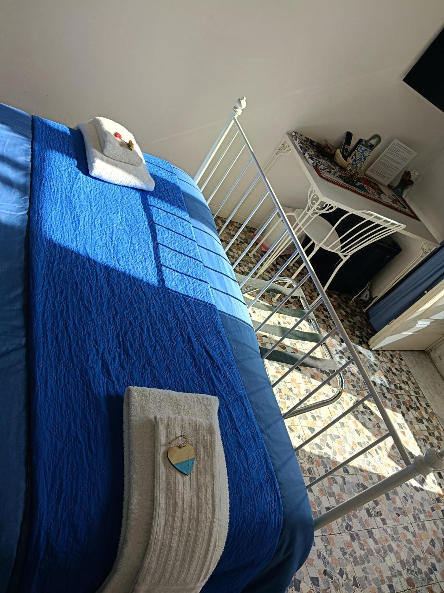 B&B Perla كاتانيا الغرفة الصورة